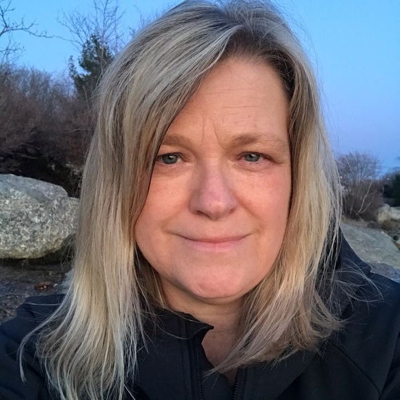 Profile Picture of Kim Conrod (@keconrod) on Poshmark