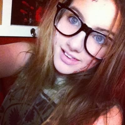 Profile Picture of Cora Ritchie (@_teenageidiots_) on Twitter