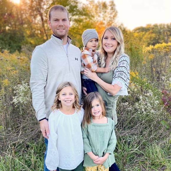 Profile Picture of Katie Eeten (@klphilly75) on Poshmark