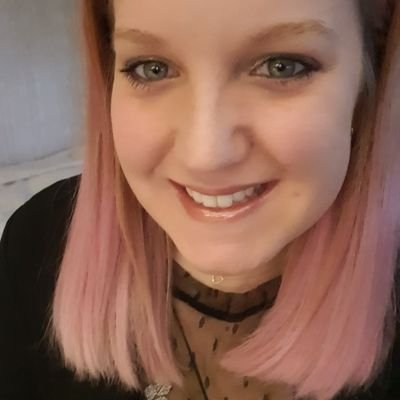 Profile Picture of Leese (@Lisatyler_x) on Twitter