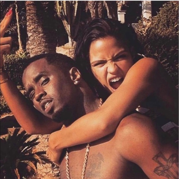 Profile Picture of Vanessa Vetrone (@vetronev02) on Poshmark