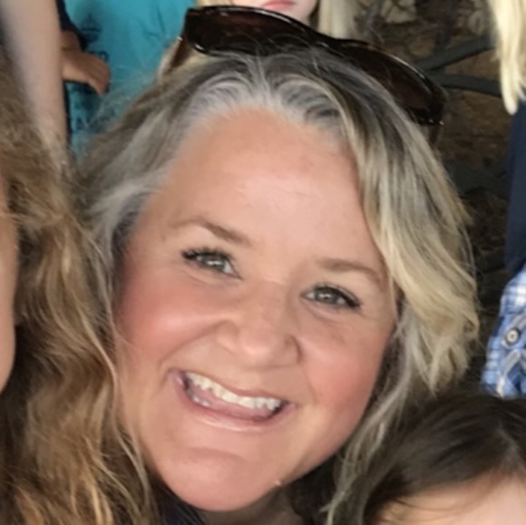 Profile Picture of Amy Lysek (@amylysek) on Poshmark