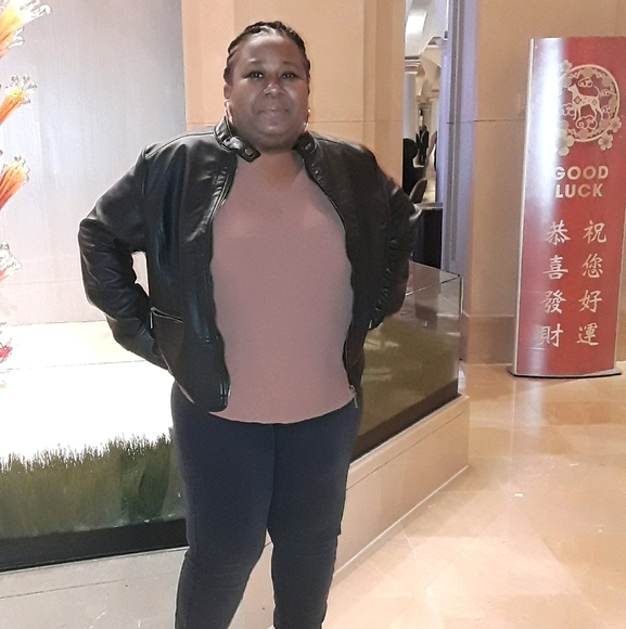 Audrey Thedford - Poshmark Profile Picture of Audrey Thedford (@audreythedford4) on Poshmark