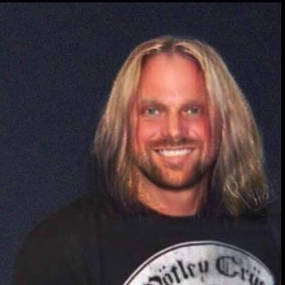 Profile Picture of Matthew Ledeboer (@mpledeboer) on Poshmark