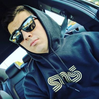 Profile Picture of Derek Flores (@dflores324) on Twitter