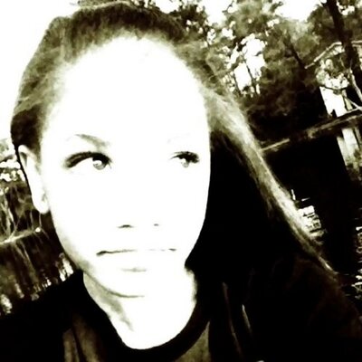 Profile Picture of Rachel Shell (@_RachelShell) on Twitter