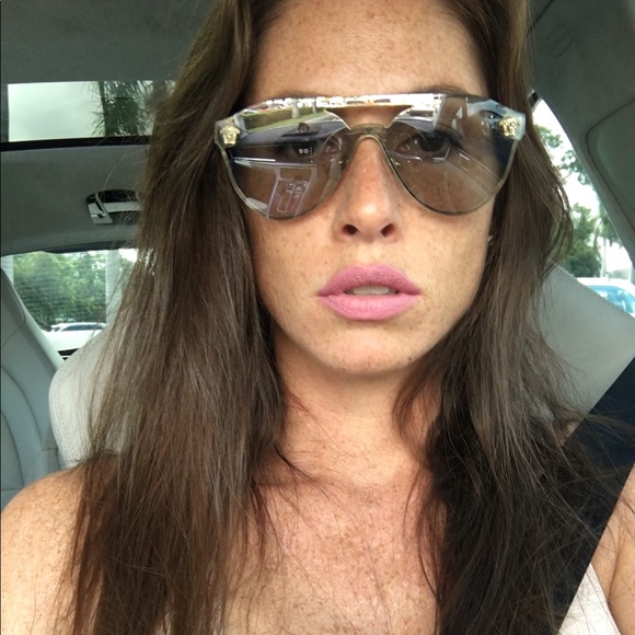 Profile Picture of Autumn Calhoun (@autumncalhoun) on Poshmark