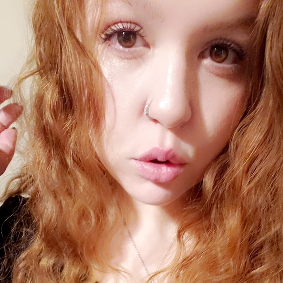 Profile Picture of Jordon Crary (@thatjuicypink) on Poshmark