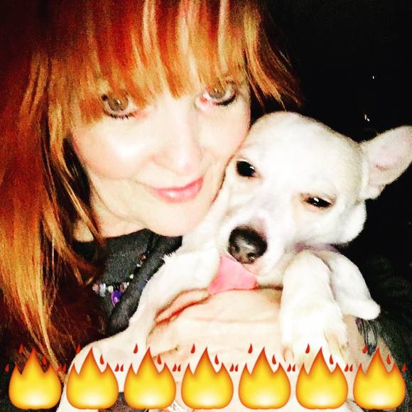 Profile Picture of Sharry Sharratt (@fashionestass) on Poshmark