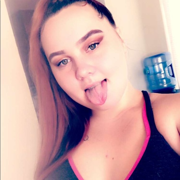 Profile Picture of Natasha Crommie (@washha) on Poshmark