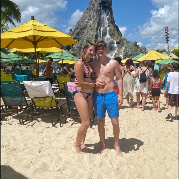 Profile Picture of Jenna Gabrielli (@jenna_0044) on Poshmark