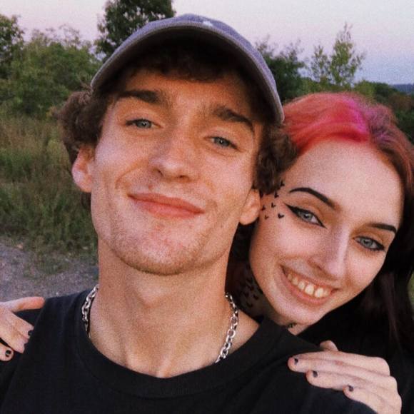 Profile Picture of Matthew Knowlton (@mattknowlton98) on Poshmark