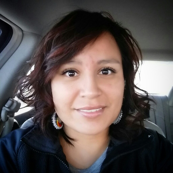 Profile Picture of Danielle Conroy (@dconroy) on Poshmark