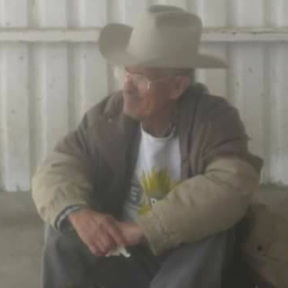 Apolonio Martinez - Poshmark Profile Picture of Apolonio Martinez (@apoloniomart414) on Poshmark