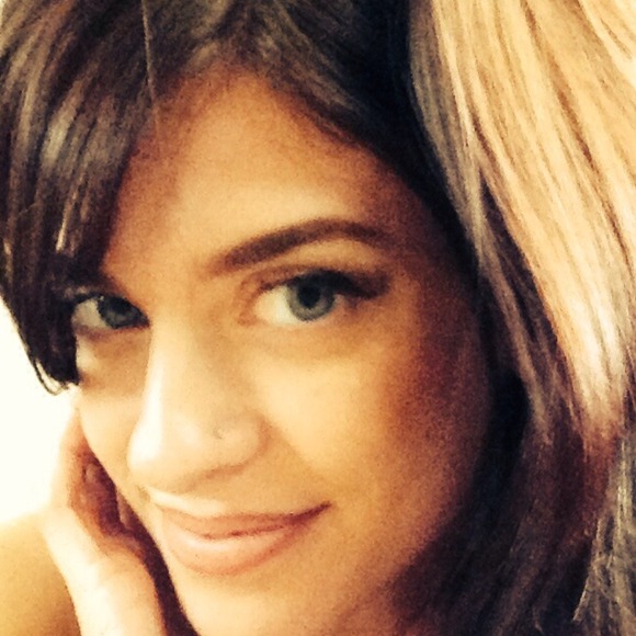 Profile Picture of Alicia Simpkins (@whereismymindx) on Poshmark