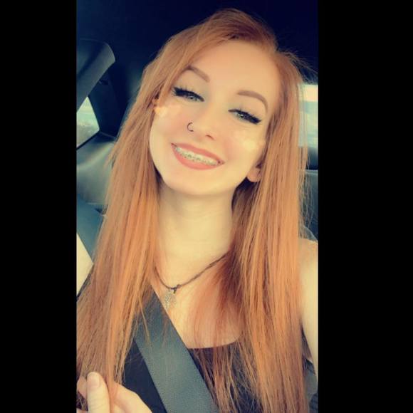 Profile Picture of Destiny Thibodaux (@destinyjane08) on Poshmark