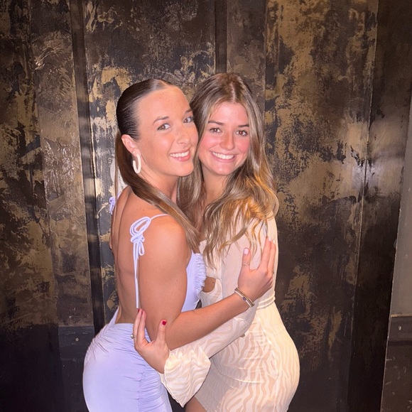 Profile Picture of Emma Scalza (@emmascalza717) on Poshmark