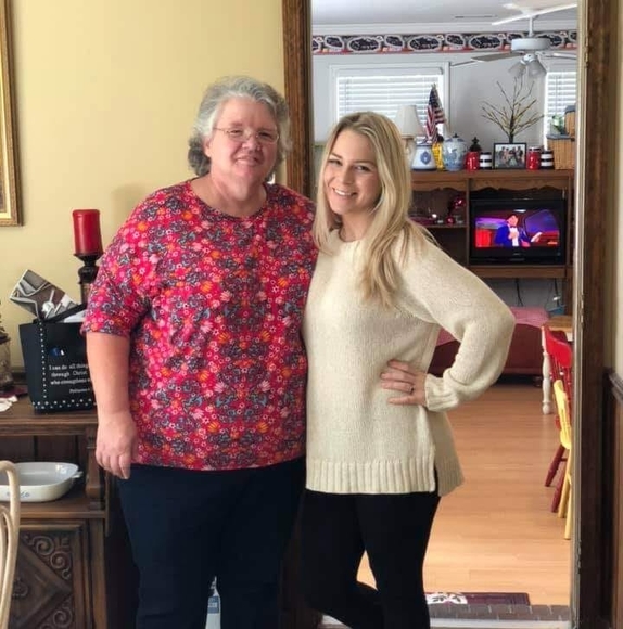 Profile Picture of Lisa Dunaway (@gagators449) on Poshmark