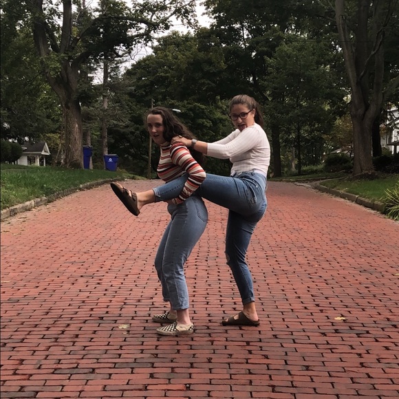 Profile Picture of Sarah Lenzo (@slenzo815) on Poshmark