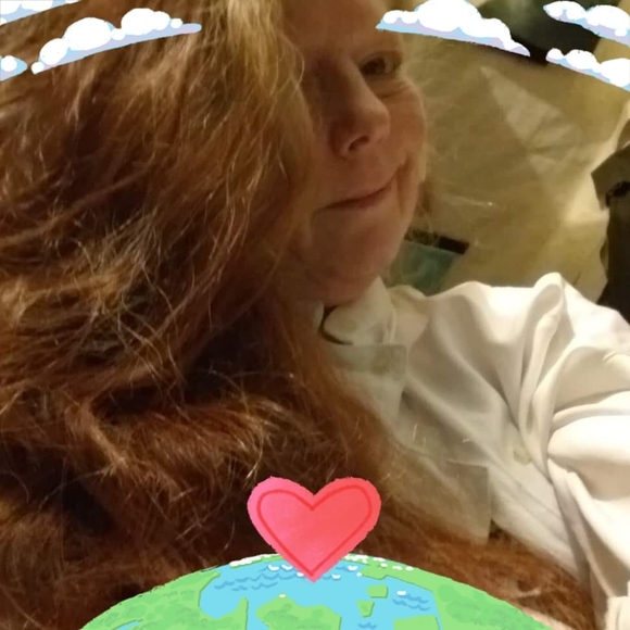 Profile Picture of Jennifer Howison (@jenniferhowison) on Poshmark