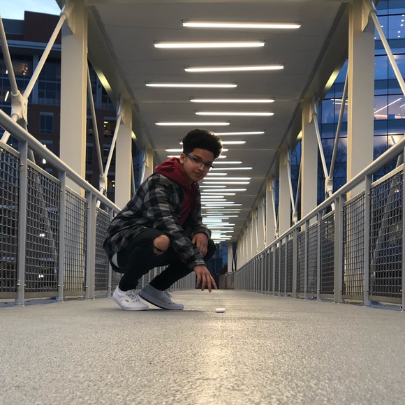 Profile Picture of Wilson Alvarado (@wilson_alvarado) on Poshmark