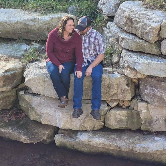 Profile Picture of Tara Henning (@tarahenning73) on Poshmark