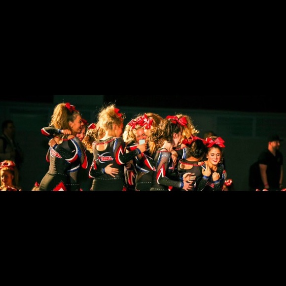 Profile Picture of Victoria Heffington (@victoriahopeh) on Poshmark