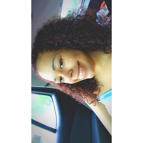 Profile Picture of Demitria Standridge (@demitria_s) on Poshmark