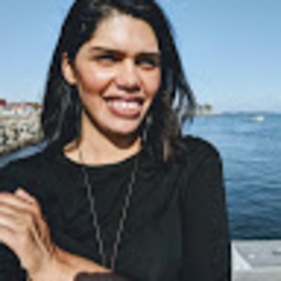 Profile Picture of April Day (@aprilday098) on Poshmark