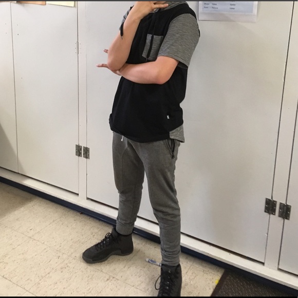 Profile Picture of Ryan Barfoot (@ryry_barfoot) on Poshmark