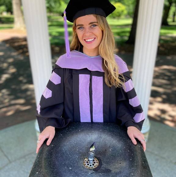 Profile Picture of Callie Bader (@callie_bader) on Poshmark