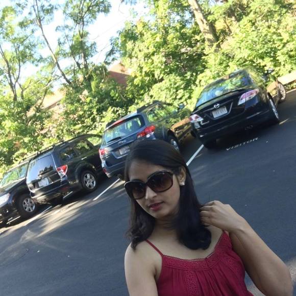 Profile Picture of Sruthi Bhimireddy (@shruthireddy11) on Poshmark