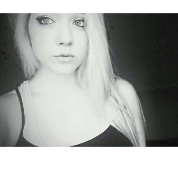 Profile Picture of Carlie Lashuay (@clashuay) on Poshmark