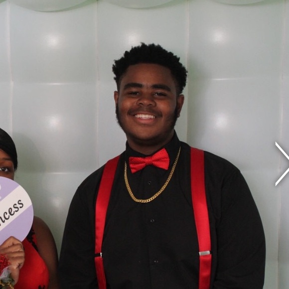 Profile Picture of Cecil Davis (@ces217) on Poshmark