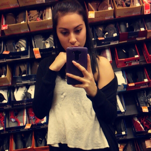 Profile Picture of Samantha Sauceda (@sammanthabrooke) on Poshmark