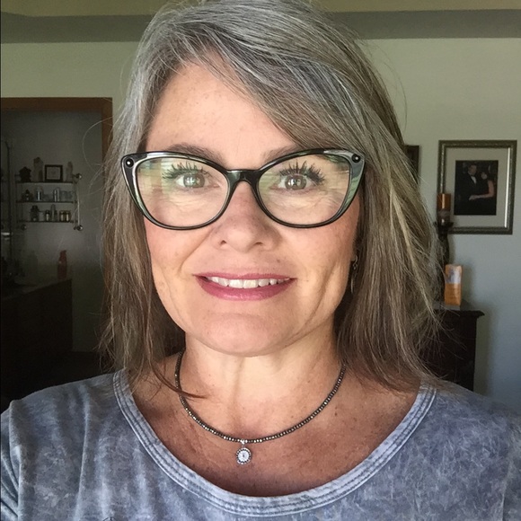 Profile Picture of Cindy Hahn (@chahn66) on Poshmark