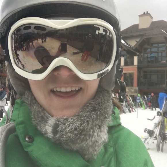 Profile Picture of Josie Toubin (@jastro96) on Poshmark