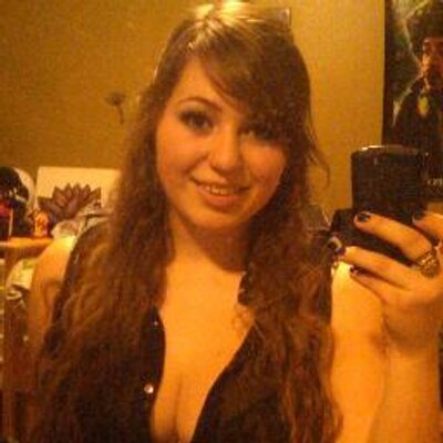 Profile Picture of Amanda Weeden (@amanweed) on Twitter