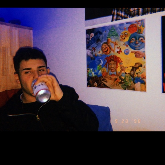 Peyton Chesky - Poshmark Profile Picture of Peyton Chesky (@cheskype18) on Poshmark