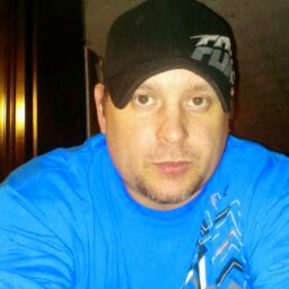 Profile Picture of Jerry Cook (@jerrycook766) on Poshmark