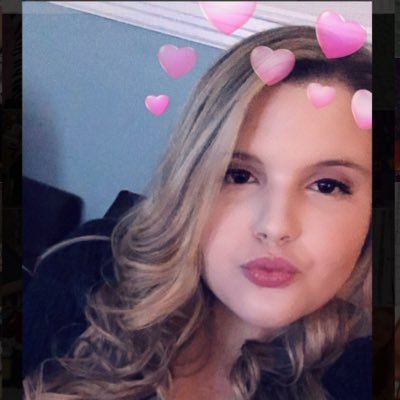 Profile Picture of Elizabeth Connor (@elizabethconn0r) on Twitter