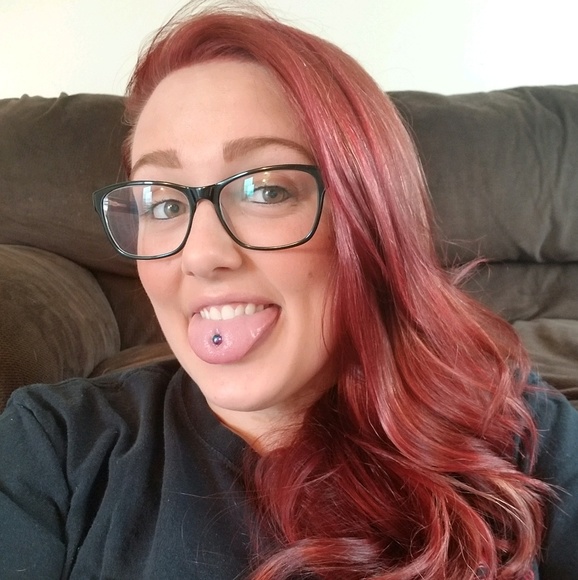 Profile Picture of Taylor Colley (@t_colley21) on Poshmark