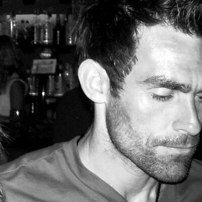 Profile Picture of Peter Thorne (@underashower) on Twitter