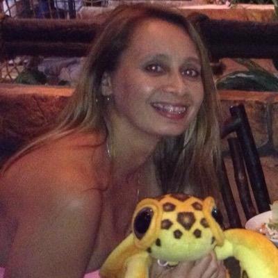 Profile Picture of Debbie Hatcher (@TikiMonkeyxoxo) on Twitter