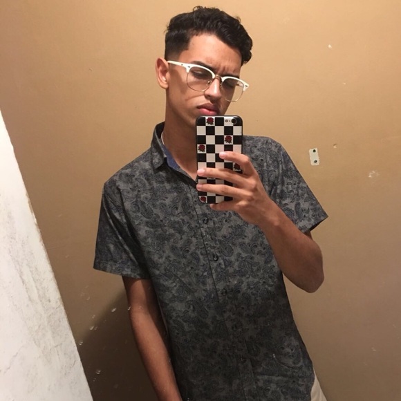 Profile Photo of Carlos Lozada (@carlos5661) on Poshmark