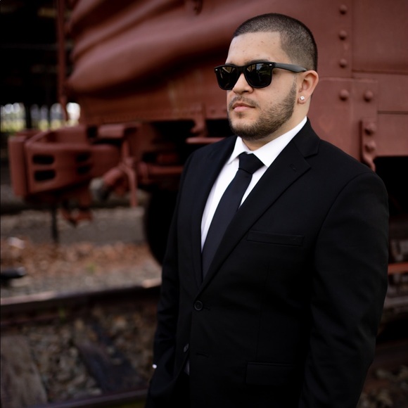 Profile Picture of Luis Nieves (@allourstreams) on Poshmark