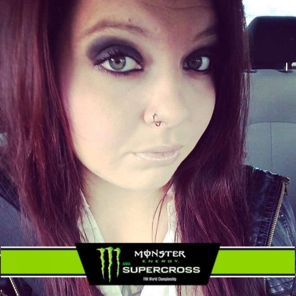 Profile Picture of Ashlee Arthurs (@ashleearthurs) on Poshmark