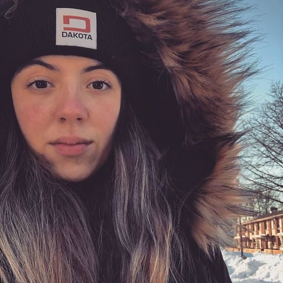 Profile Picture of Sofia Benevides (@sofiabenevides) on Poshmark