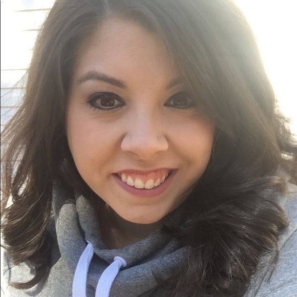 Profile Picture of Krystle Wright (@knthotrod) on Poshmark