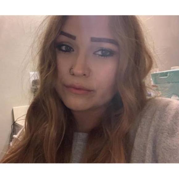 Profile Picture of Alexa Ingraham (@alexarae1224) on Poshmark